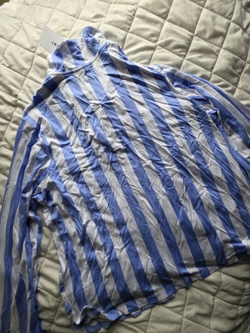 š Pajama Set - Picture 4 of 9